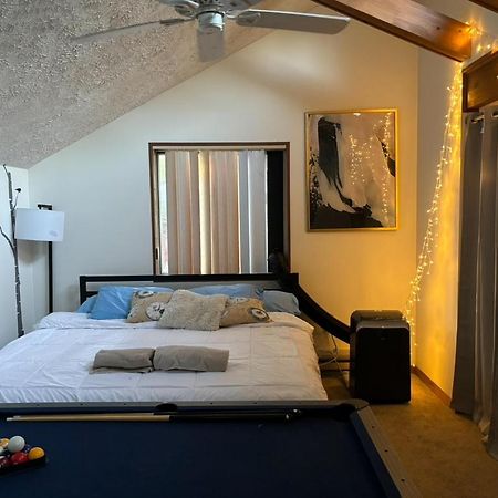 Ambiance - King Bed Cabin, Jetted-Tub & Fireplace Tobyhanna Eksteriør bilde