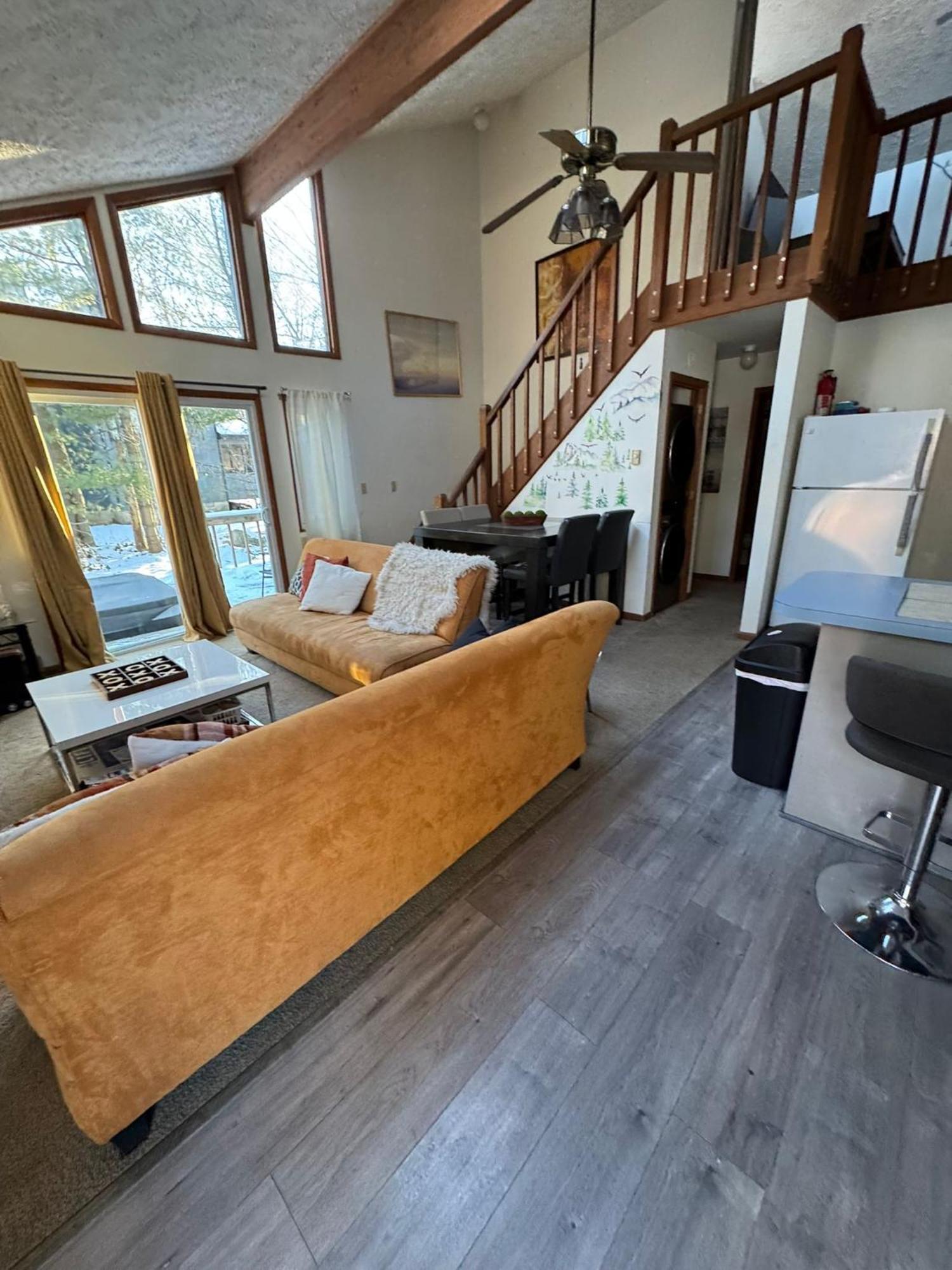 Ambiance - King Bed Cabin, Jetted-Tub & Fireplace Tobyhanna Eksteriør bilde